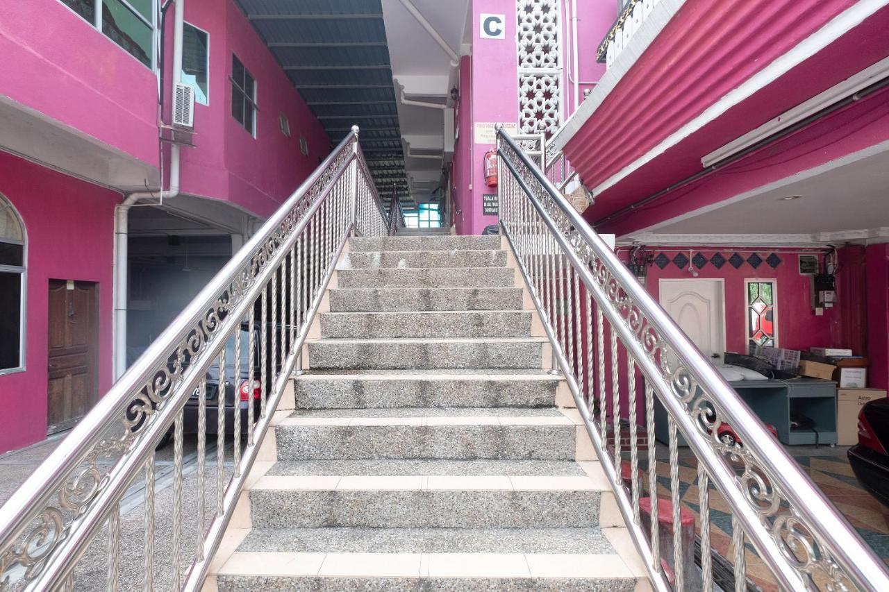 Oyo 89984 Noris Wang Homestay Лумут Экстерьер фото