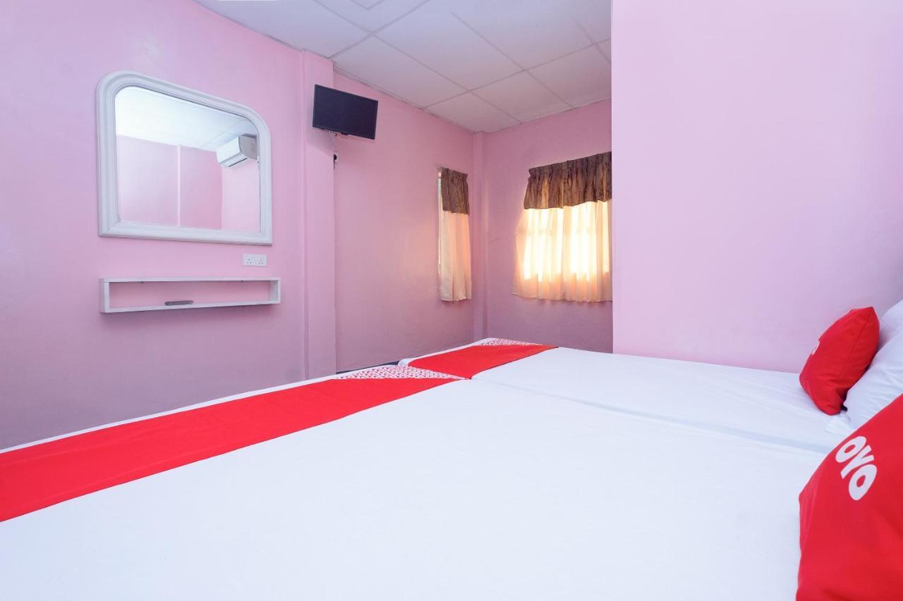 Oyo 89984 Noris Wang Homestay Лумут Экстерьер фото